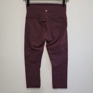 Lululemon Women’s Size 6 Burgundy Cropped Wunder Under Leggings